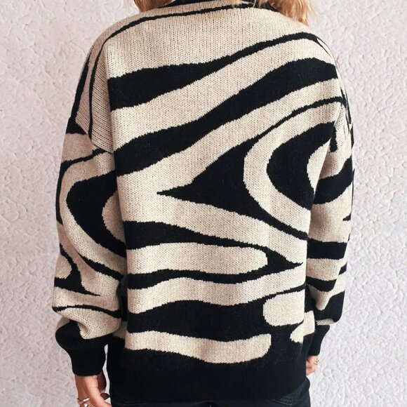 Zebra Print Round Neck Sweater - Picture 5 of 16